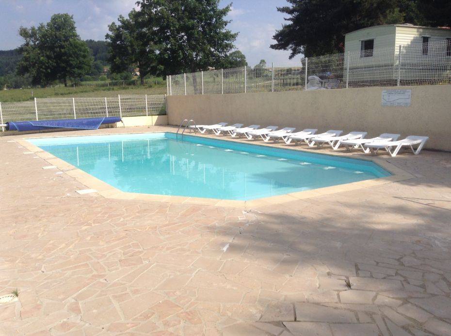 Profitez de notre piscine en Auvergne-Rhône-Alpes